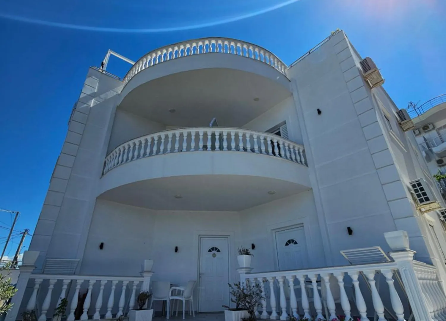 Πανσιόν Villa A & A Εξαμίλιο