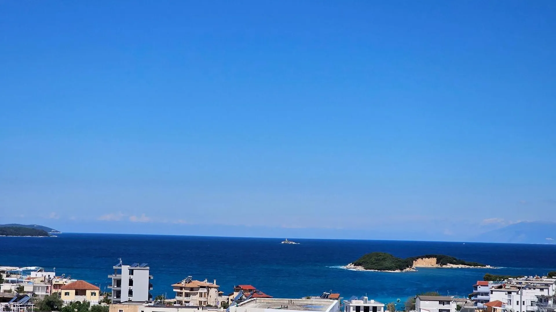 Πανσιόν Villa A & A Εξαμίλιο