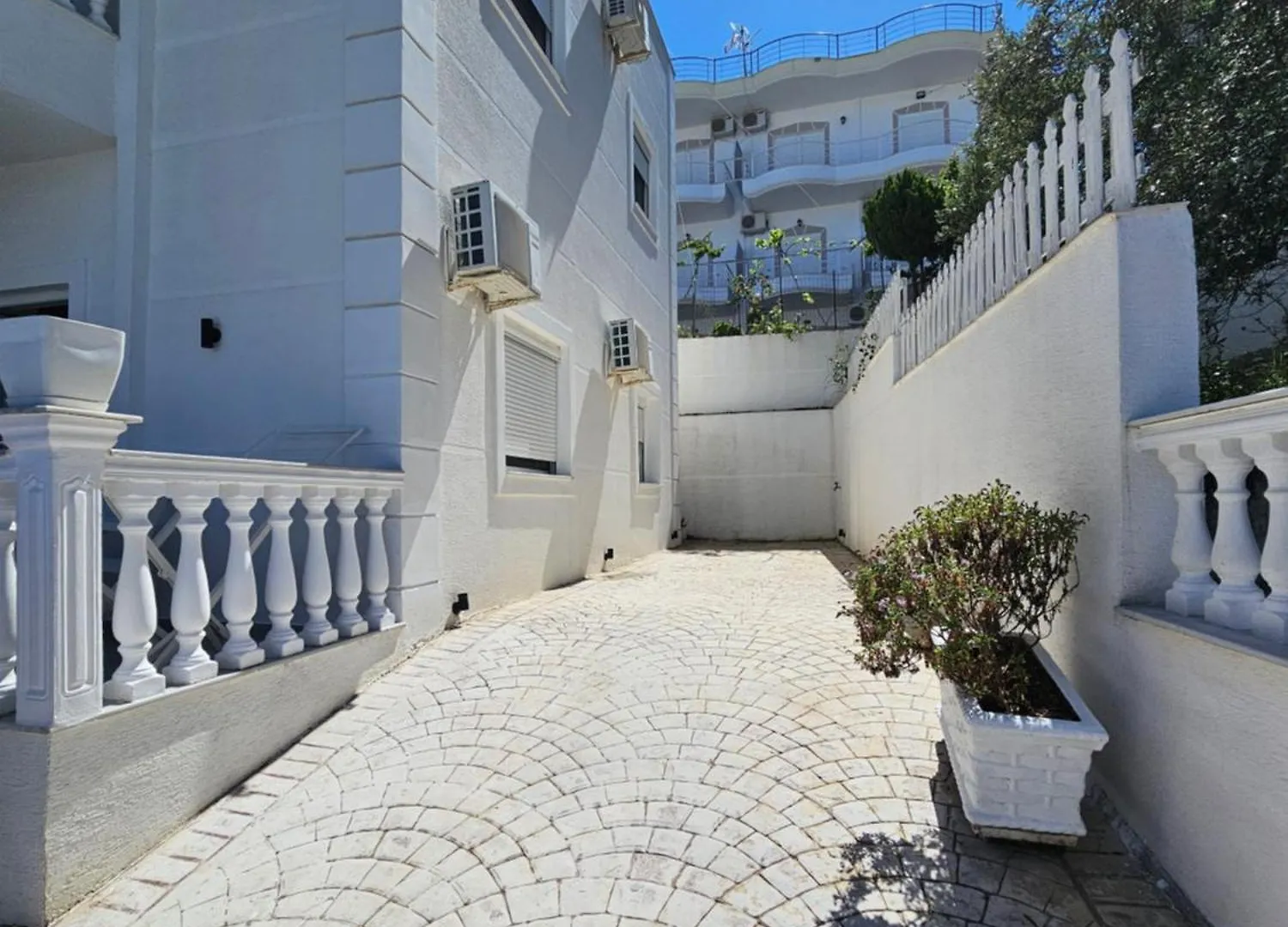 Πανσιόν Villa A & A Εξαμίλιο Αλβανία