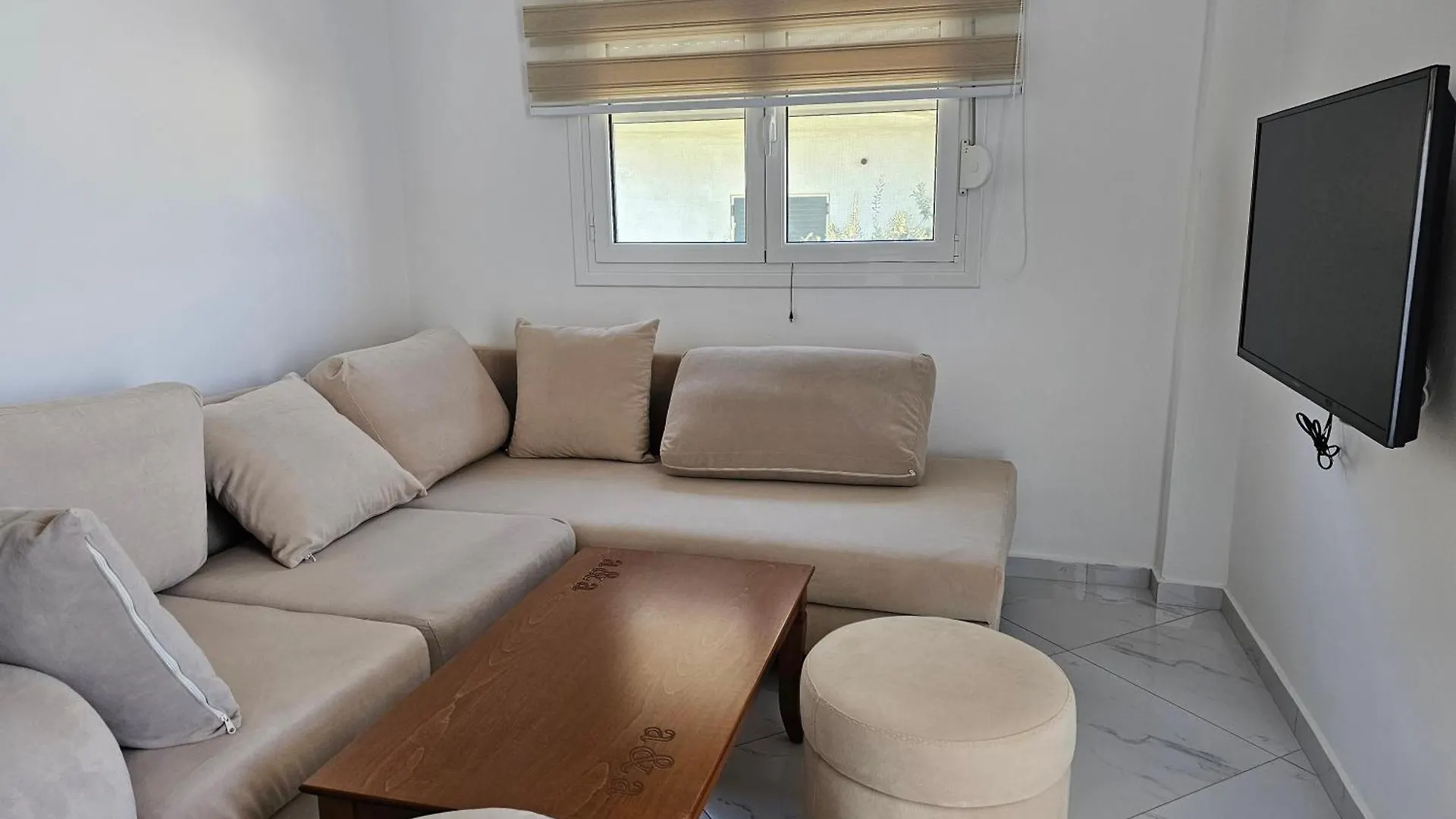 Villa A & A Εξαμίλιο