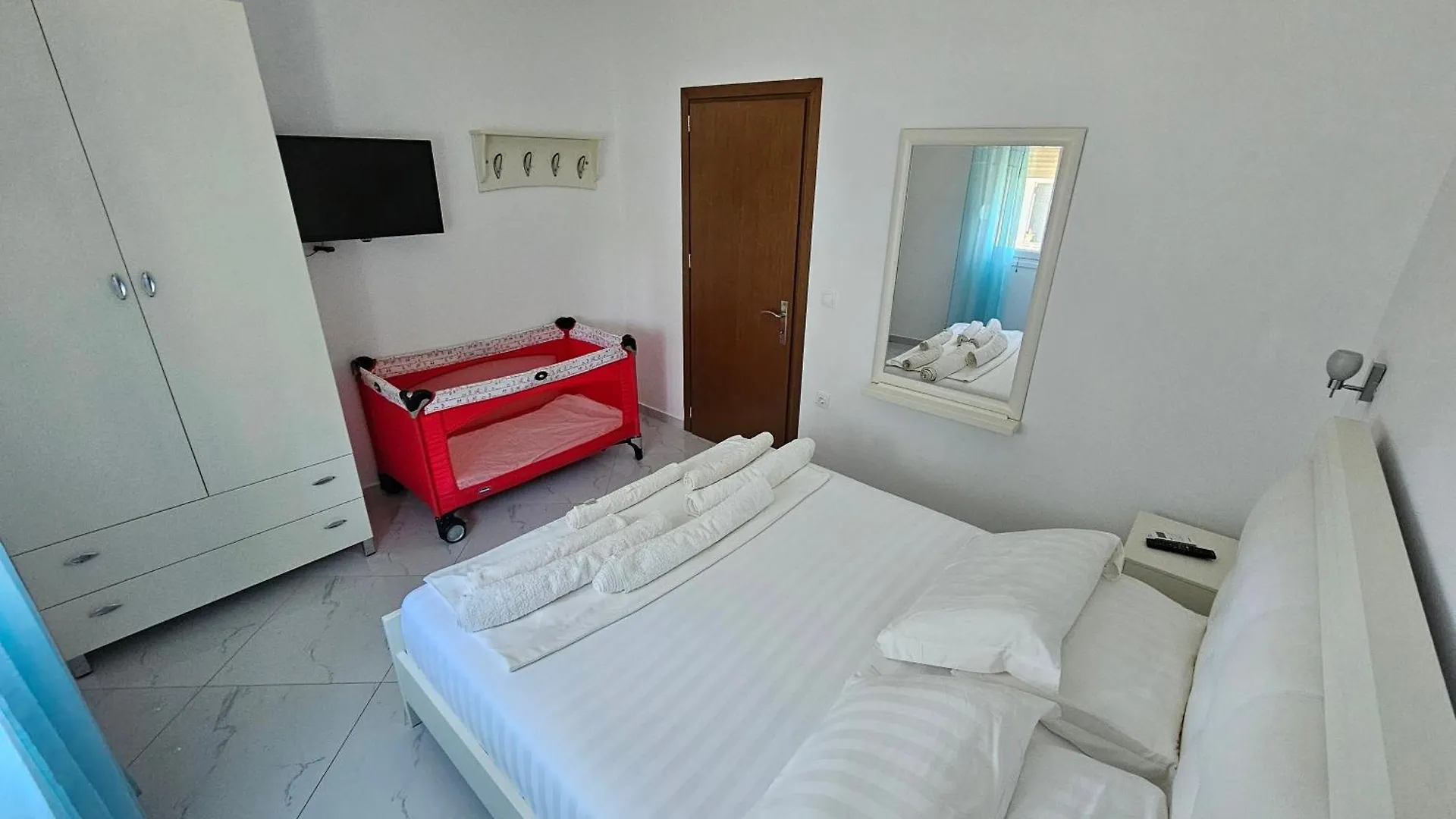 Πανσιόν Villa A & A Εξαμίλιο