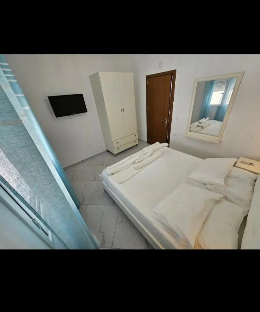 Πανσιόν Villa A & A Εξαμίλιο