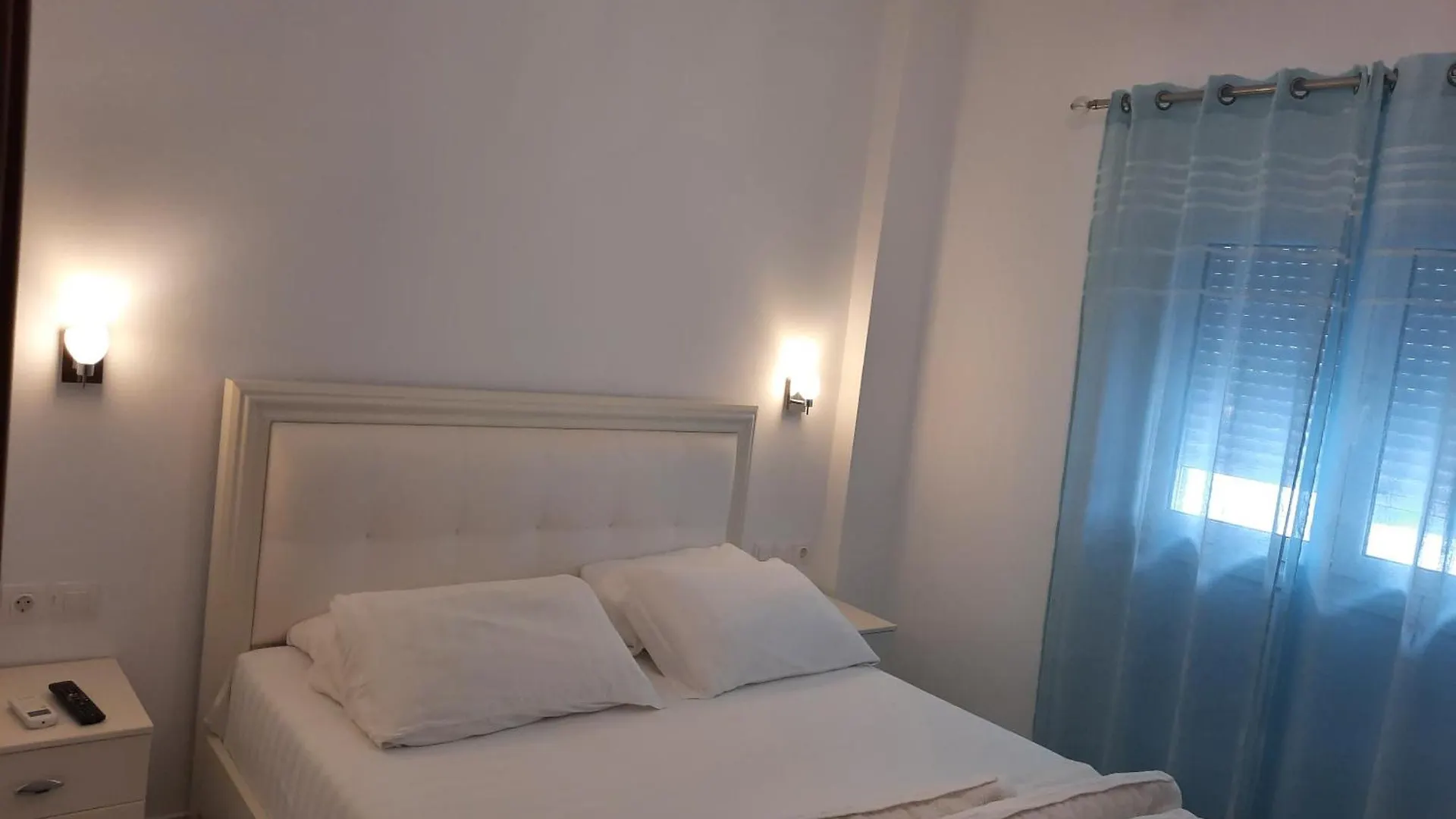 Πανσιόν Villa A & A Εξαμίλιο